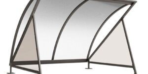 Modulare Fahrradüberdachung Halbmond mit geschwungenem Polycarbonat-Rundbogendach und feuerverzinktem 80x80-mm-Stahlgestell auf Bodenplatten.