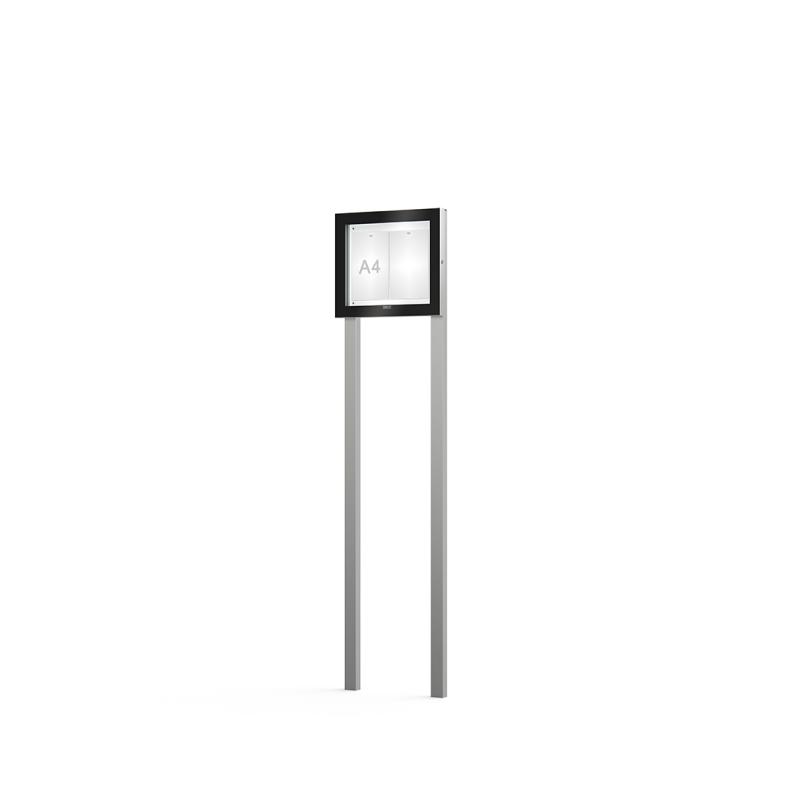 Modernes Freistehender Schaukasten Edge mit schwarzem Siebdruckrahmen und zwei Standpfosten aus Aluminium.