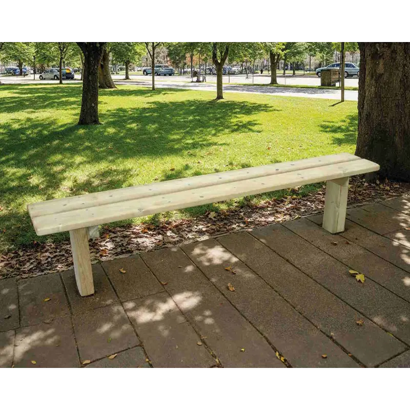 Massive Sitzbank ohne Rückenlehne Turin aus autoklaviertem Naturholz (2000 mm) zum Einbetonieren für Parks und Schulen.
