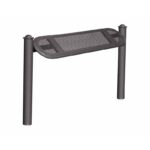 Moderne Standlehne Estoril Agora aus verzinktem Stahl mit Zierkopf aus Aluminiumguss und gelochter Stahlblech-Anlehnfläche.